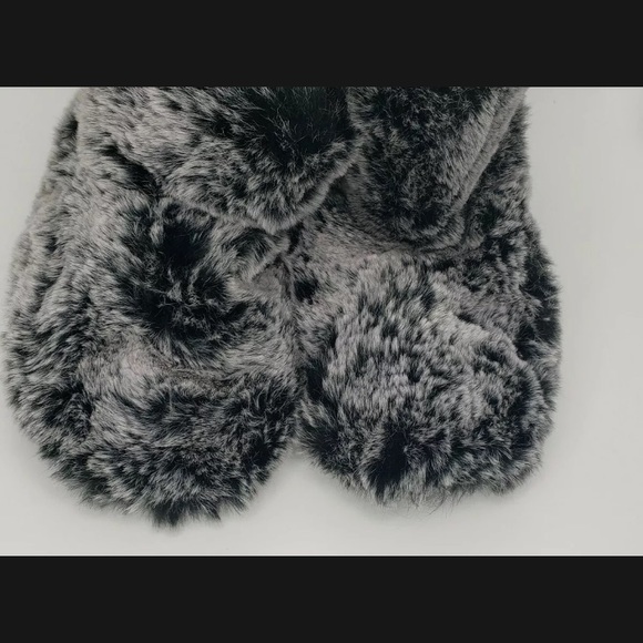 Super Soft Gray Fuzzy Kids Bootie Slippers - Picture 3 of 7
